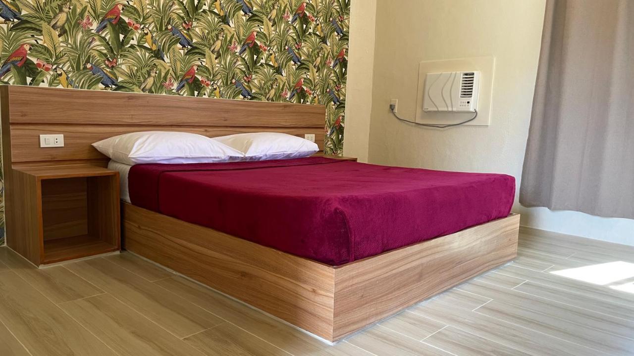 Hotel Red Knight Gardens Davao City Esterno foto