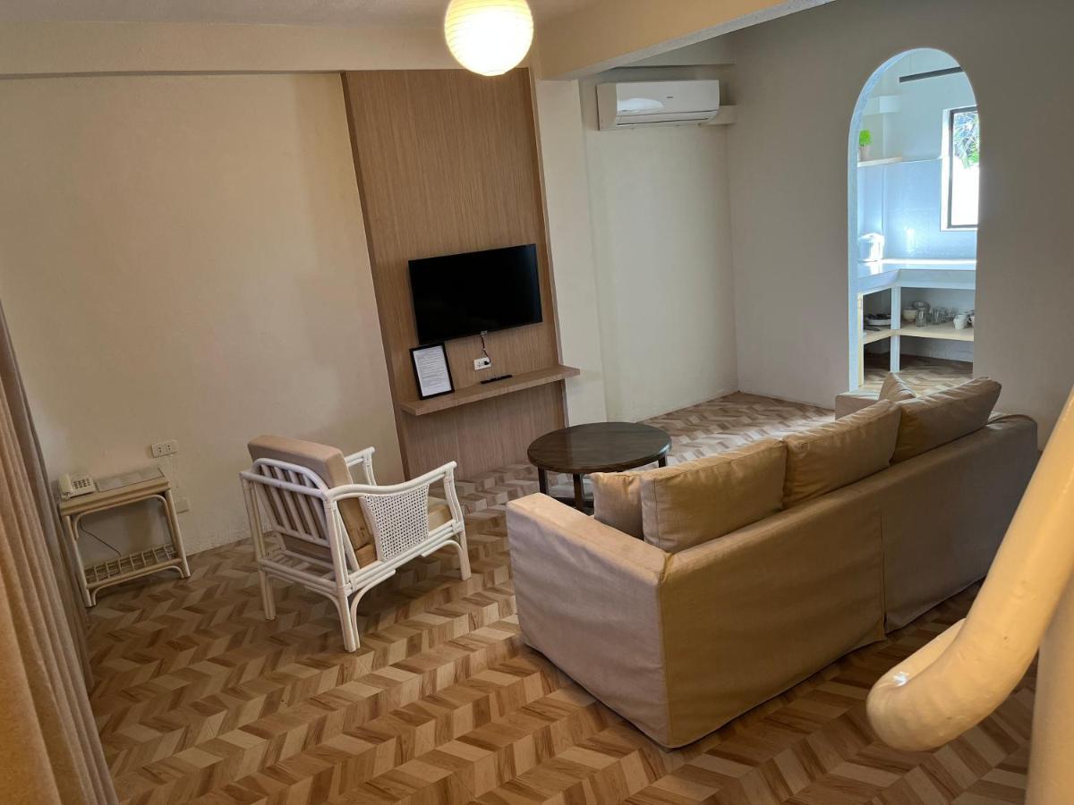 Hotel Red Knight Gardens Davao City Esterno foto