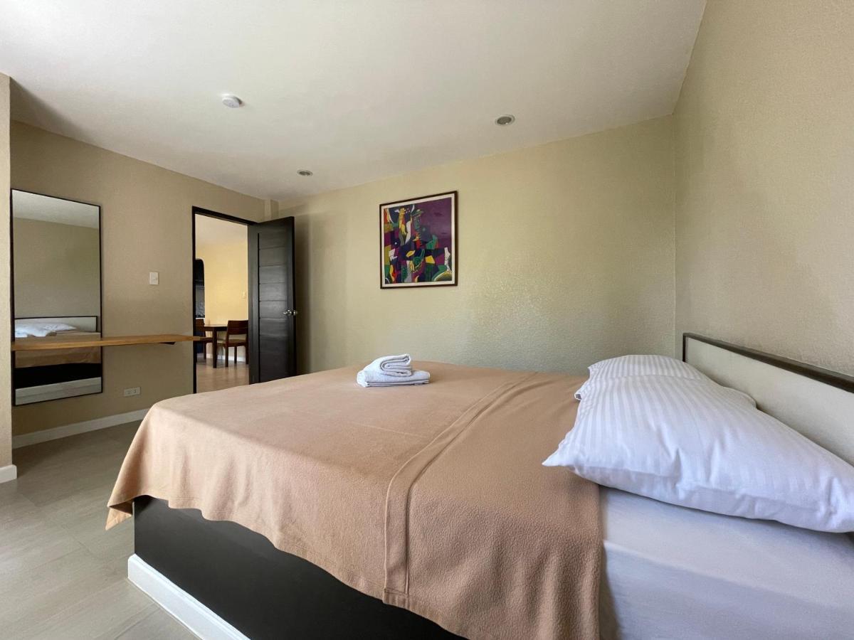 Hotel Red Knight Gardens Davao City Esterno foto