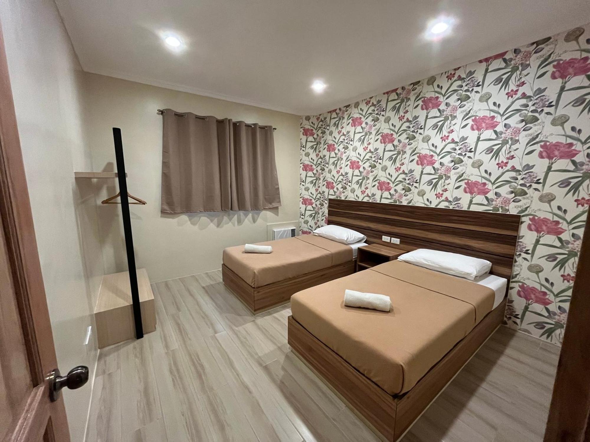 Hotel Red Knight Gardens Davao City Esterno foto