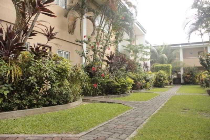 Hotel Red Knight Gardens Davao City Esterno foto