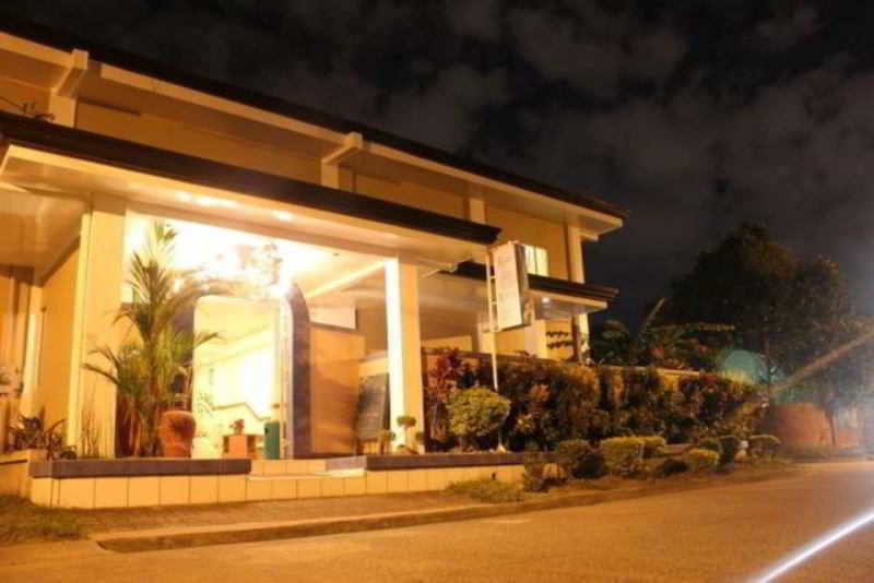Hotel Red Knight Gardens Davao City Esterno foto