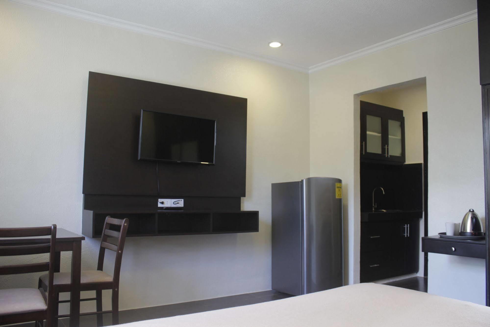 Hotel Red Knight Gardens Davao City Esterno foto