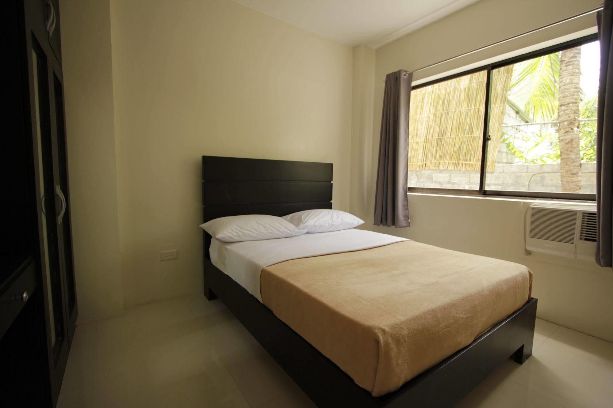 Hotel Red Knight Gardens Davao City Esterno foto